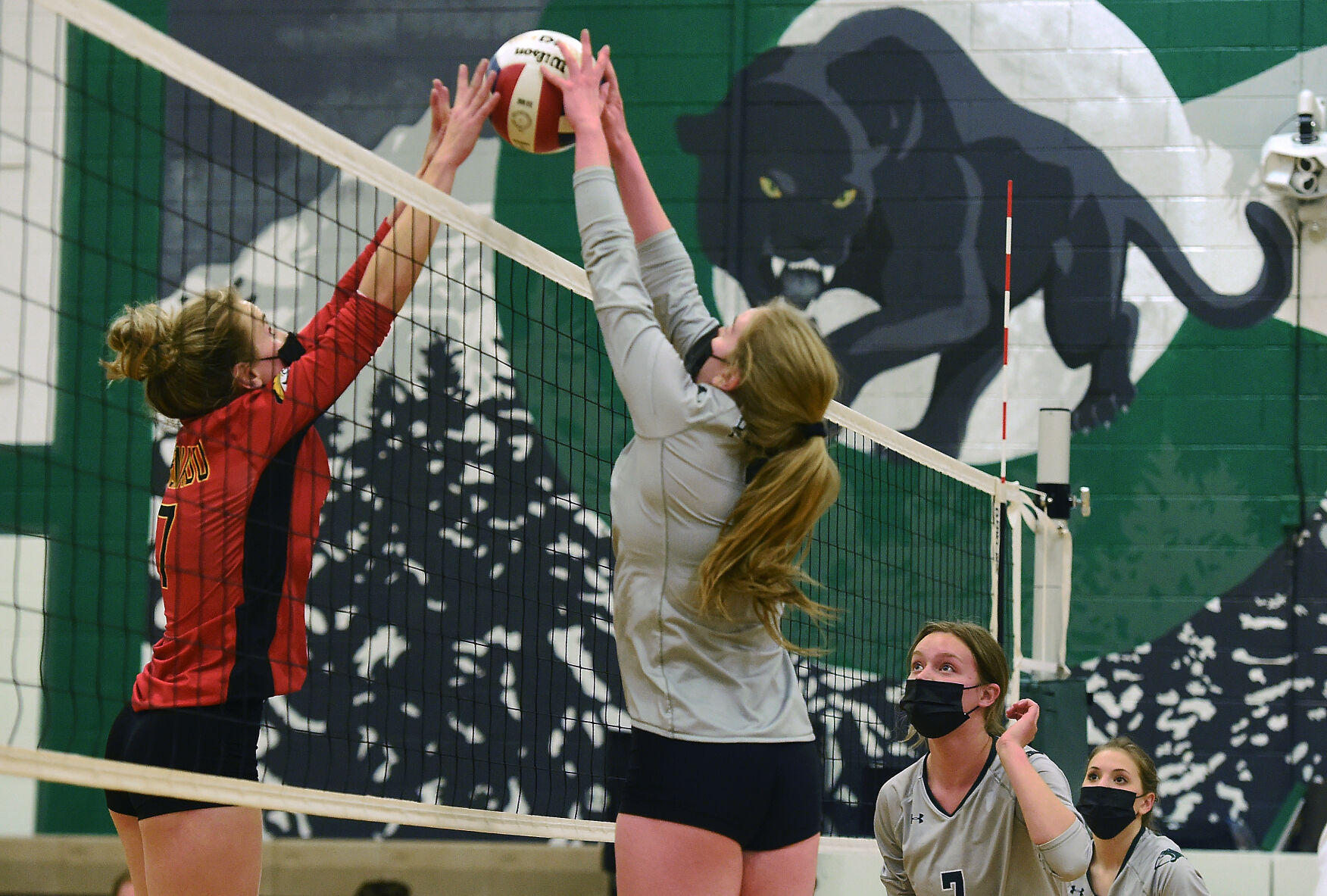 040721-s-volleyball 01.JPG
